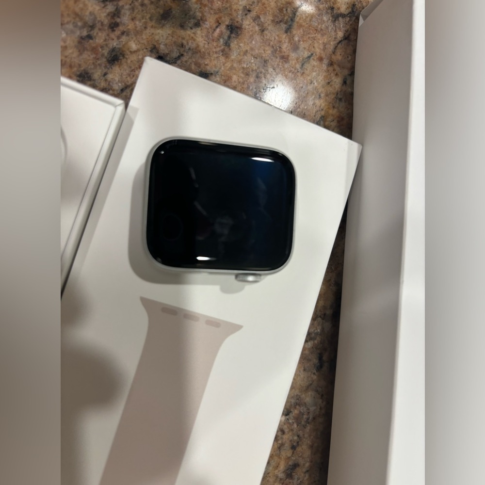 Apple Watch SE - 44mm GPS & cellular